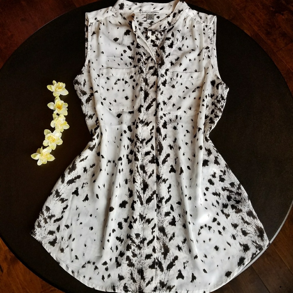 Dahlia Animal Print Sleeveless Button Up Blouse